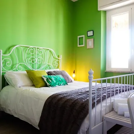 Brezza Marina With Beautiful Garden Guest house